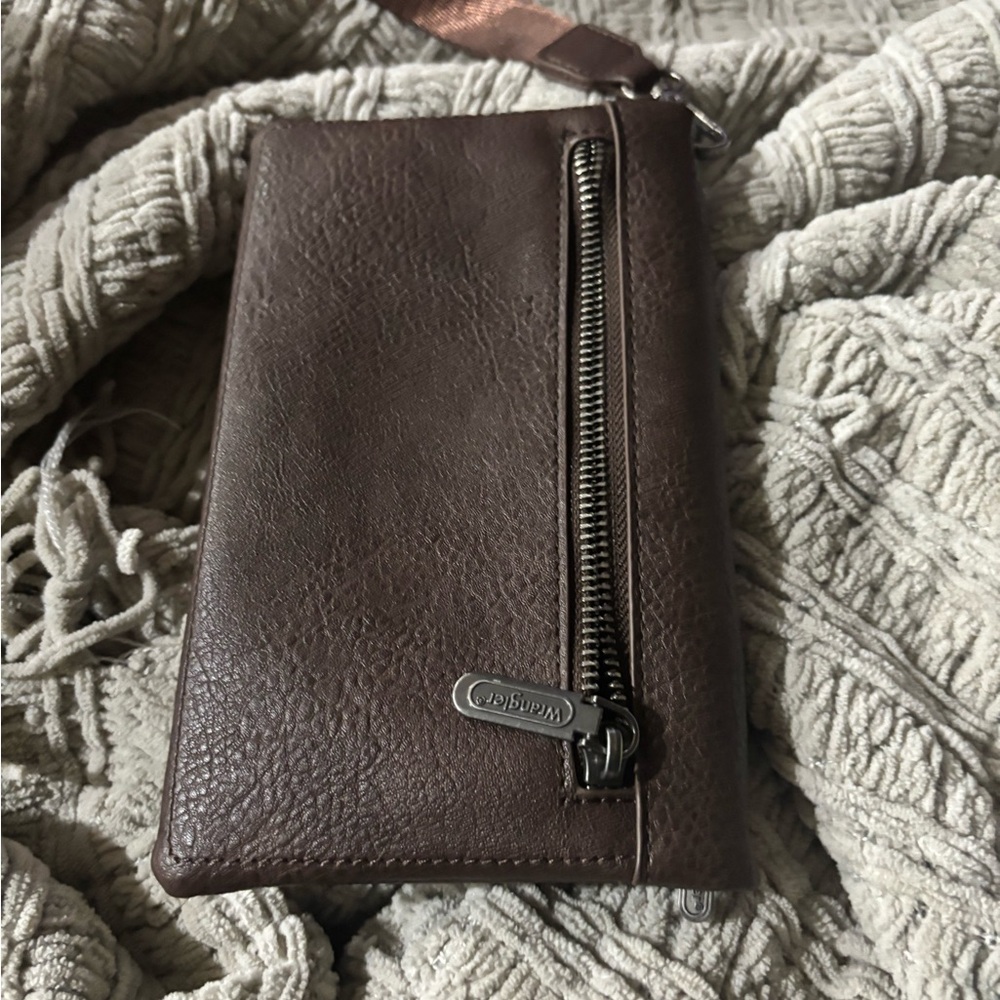 Wrangler Dark Brown Leather Wristlet/crossbody - Picture 4 of 7